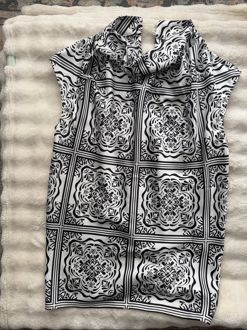 LOFT Black and White Patterned Sleeveless Blouse